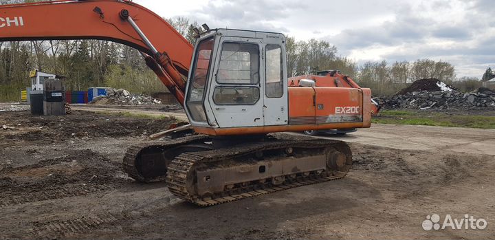 Гусеничный экскаватор Hitachi EX 200, 1990