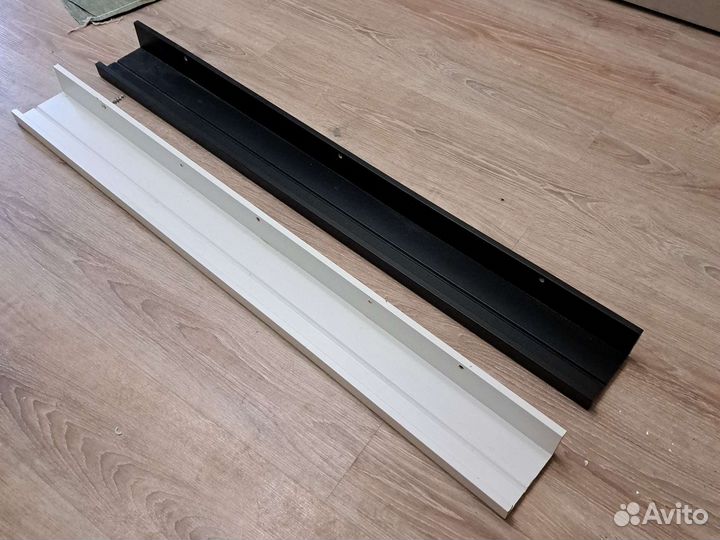 Полка настенная IKEA белая и чёрная