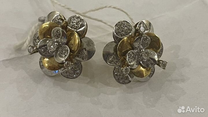 Золотой комплект серьги и кольцо с бриллиантами