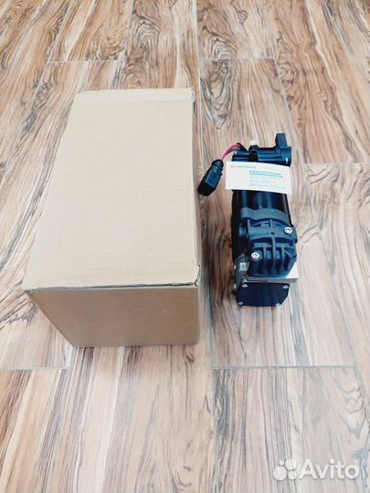 Компрессор подкачки Audi A8 D4