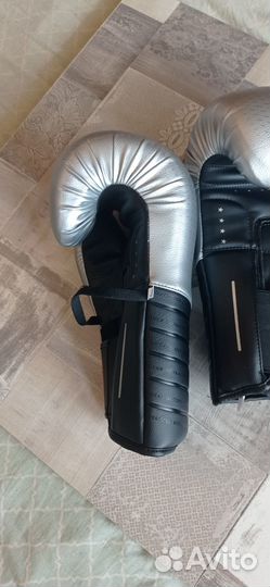 Боксерские перчатки 14oz новые