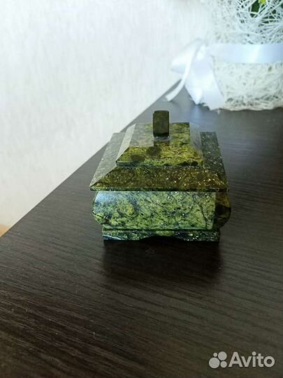 Шкатулка из малахита