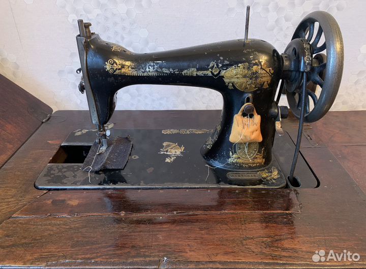 Швейная машинка Зингер (Singer)