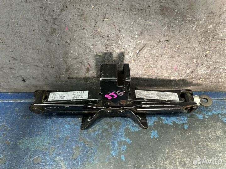 Домкрат Subaru Forester SJ