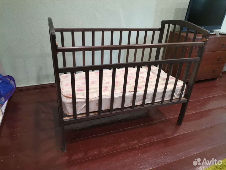 Детская кроватка