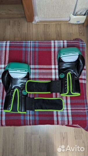 Боксерские перчатки 12 oz