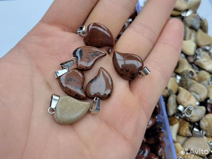 Кулоны из камня Сердечко