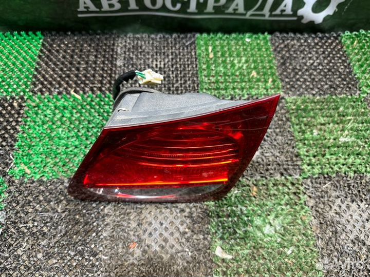 Фонарь в крышку багажника правый Lexus Gs450H