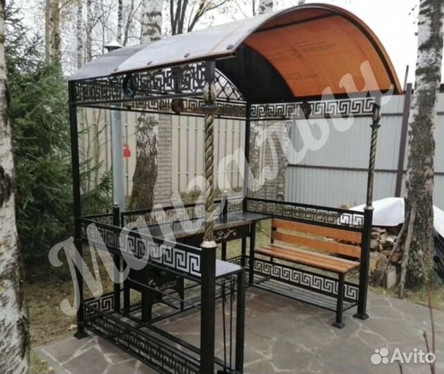 Мангал с крышей