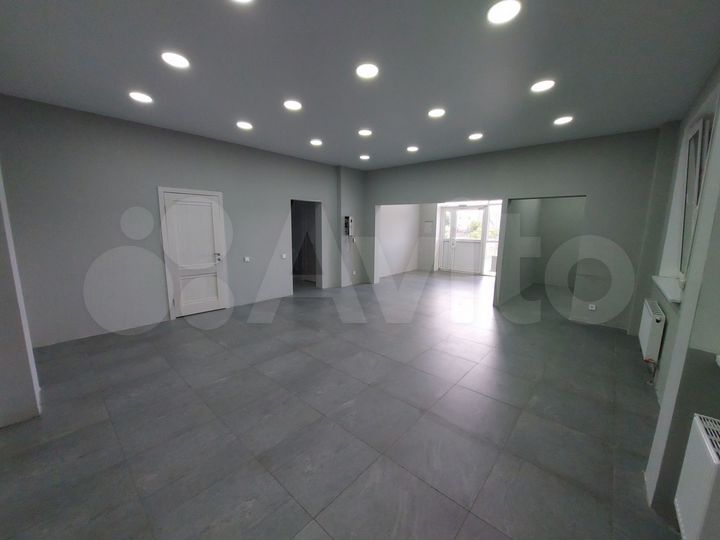 Помещение Баррикад 70м²