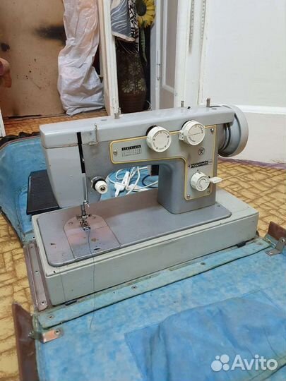 Швейная машина Подольск 142