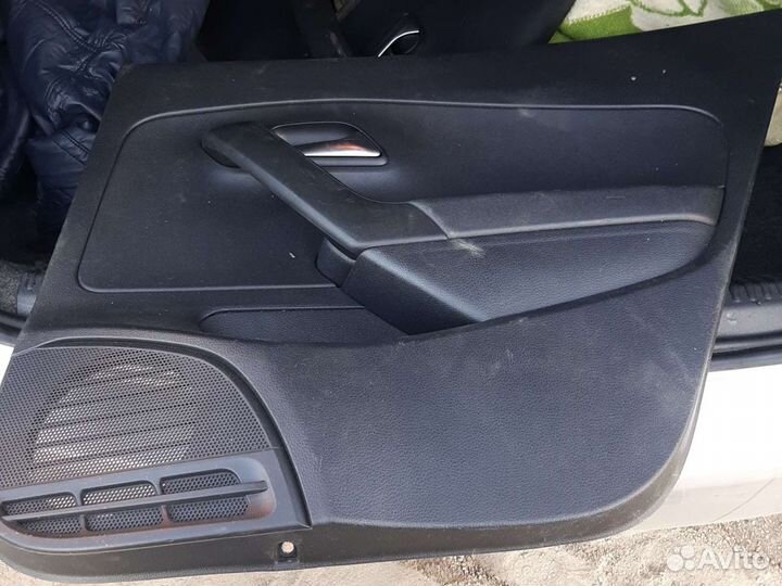 Обшивка двери volkswagen polo
