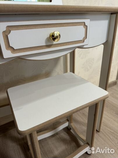 Туалетный столик для девочки