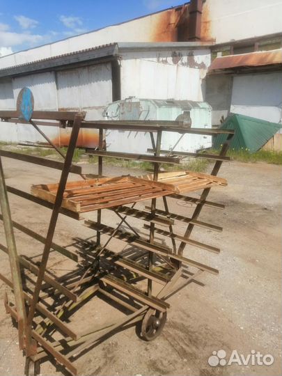 Тележка для перевозки хлеба