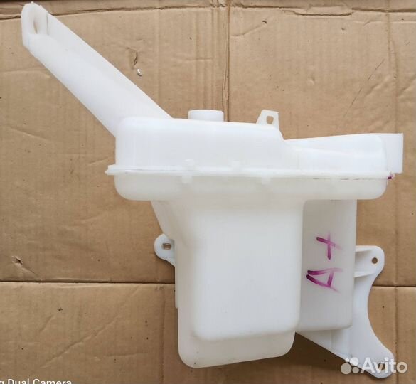 Бачок омывателя Toyota Corolla E15