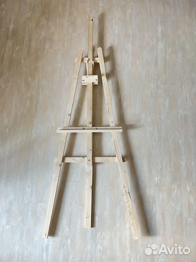 Деревянный напольный мольберт