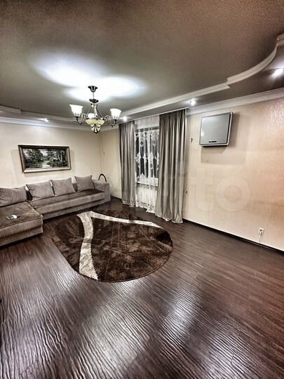 2-к. квартира, 70 м², 2/4 эт.