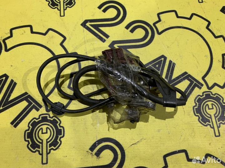 Датчик ABS передний левый Toyota Ipsum SXM10 3SFE