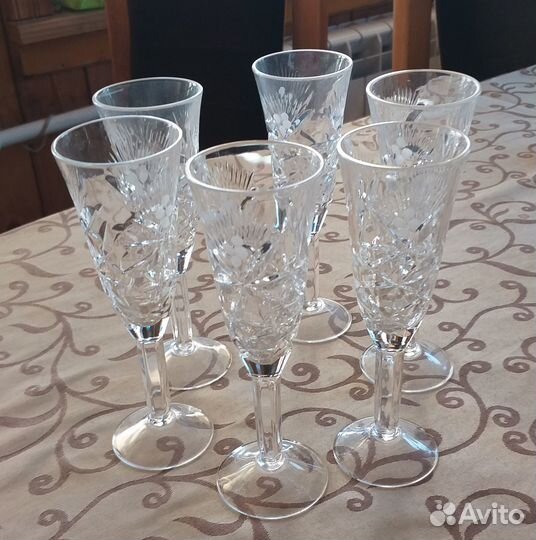 Конфетницы стекло, хрустальные рюмки, штоф