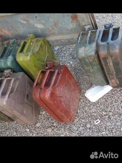 Канистры металлические 20 литров