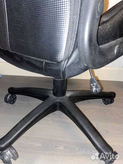 Компьютерное кресло thunder x3