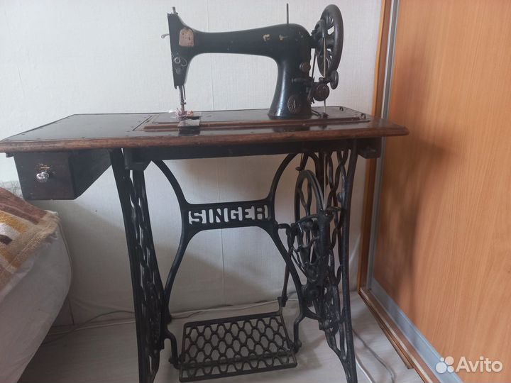 Швейная машинка зингер ножная