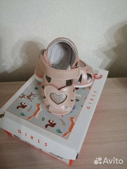 Сандалии для девочки
