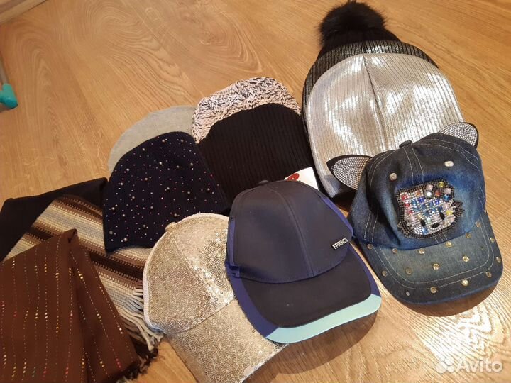 Кепки, шапки, палантин