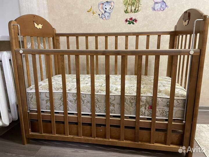 Детская кроватка