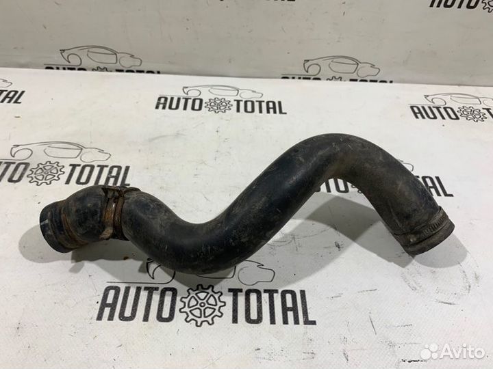 Патрубок системы охлаждения Renault Symbol K7JA700