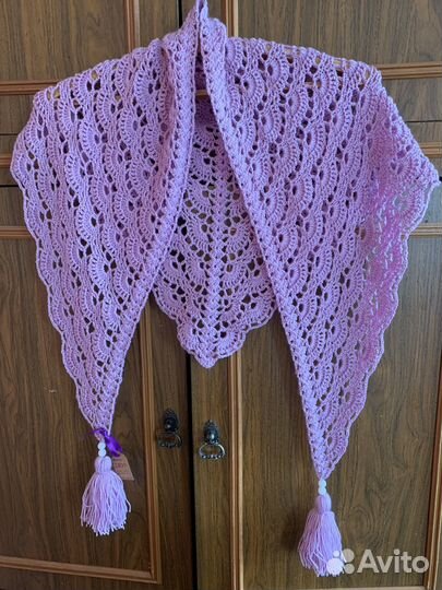 Берет женский вязаный. Бактус вязаный