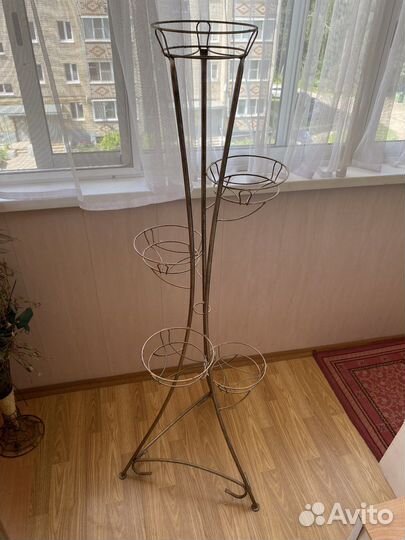 Подставка для цветов напольная металлическая