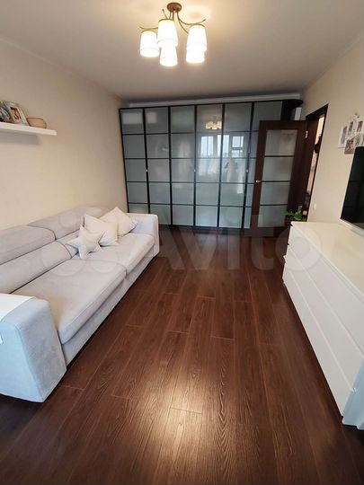 2-к. квартира, 53 м², 8/17 эт.