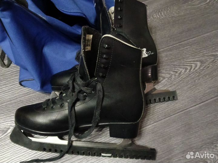 Фигурные мужские коньки 42