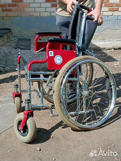 Коляска инвалидная