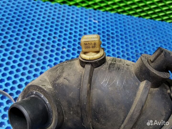 Патрубок воздушного фильтра в сборе Volvo s40 v40