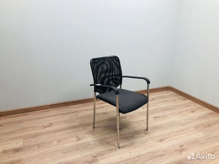 Стул для посетителей