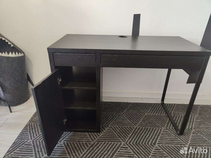 Письменный стол IKEA микке