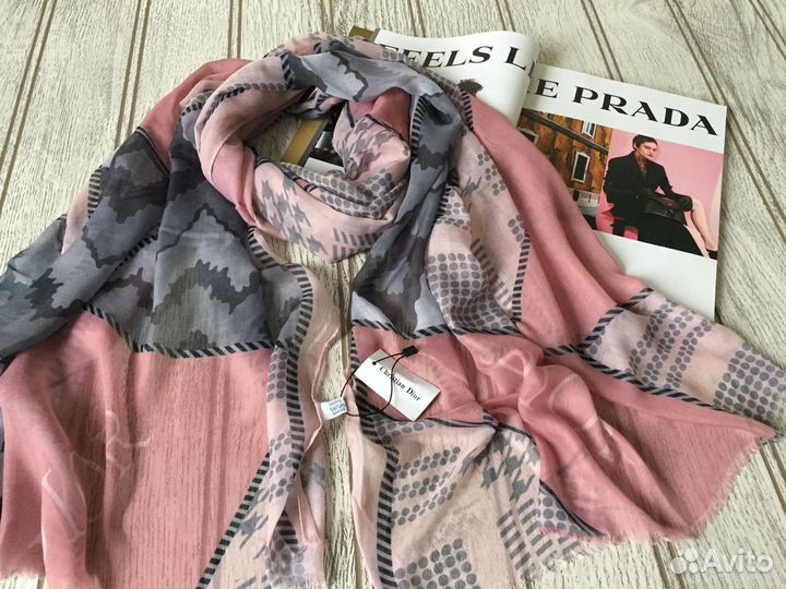 Воздушный летний палантин Dior, 2 цвета