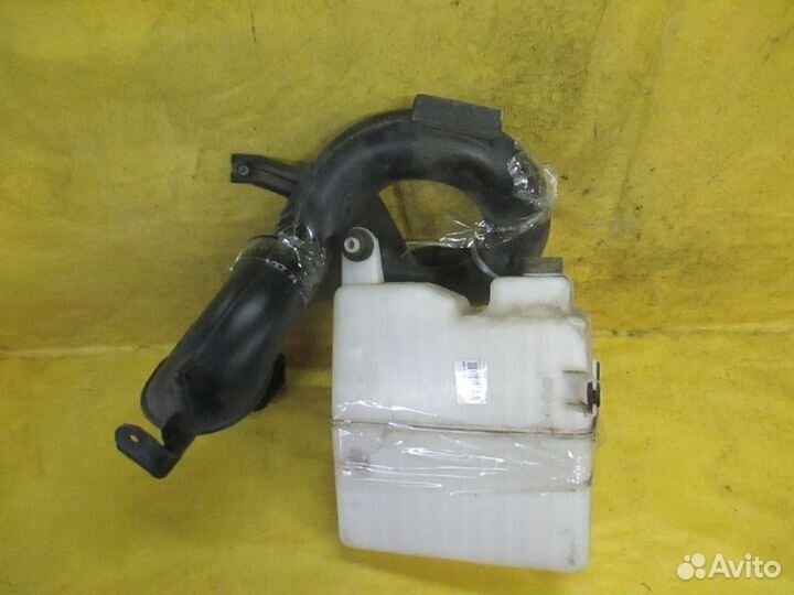 Резонатор возд.фильтра Toyota Voxy ZRR70G