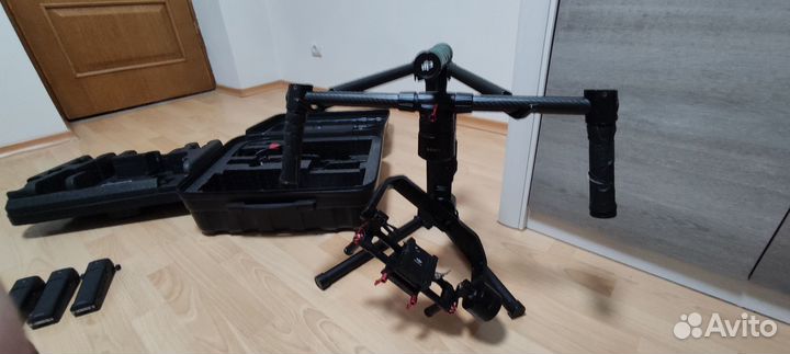 Стабилизатор стедикам gimbal DJI Ronin M