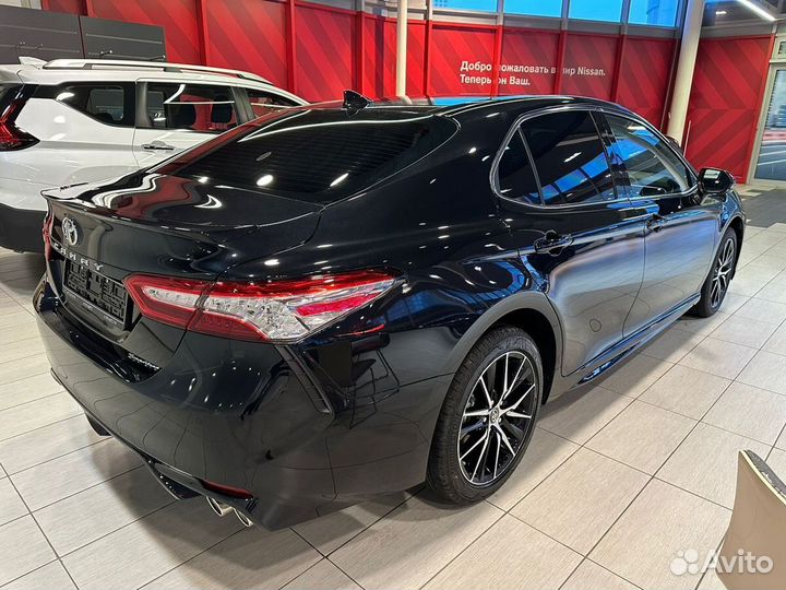 Toyota Camry 2.5 AT, 2023