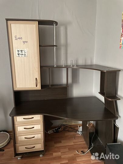 Компьютерный стол