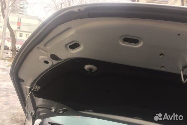 Уплотнитель капота Лада Веста