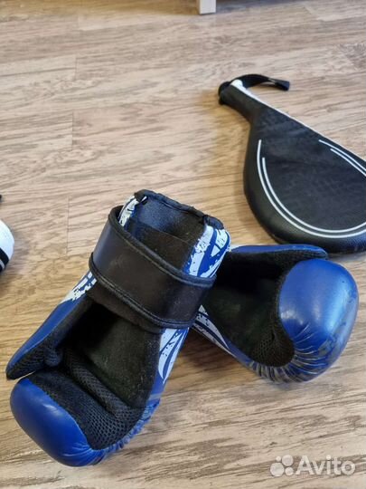 Накладки на голень, перчатки, пальчага