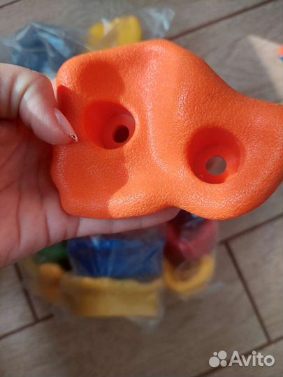 Крепежи для скалодрома