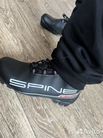 Лыжные ботинки