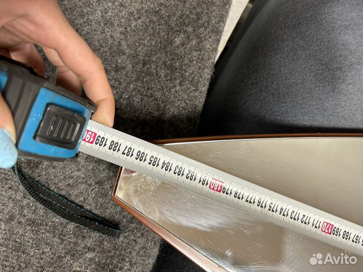 Зеркало с полкой из массива