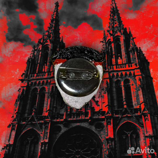 Значки из серии «Красно-серый город»,7, 8 и 9