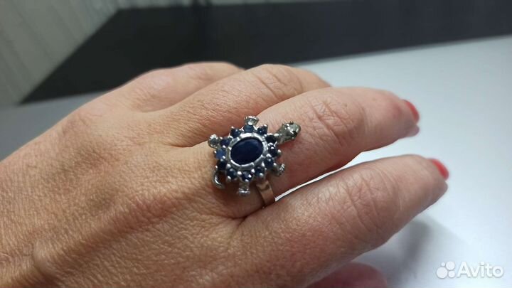 Серебряное кольцо